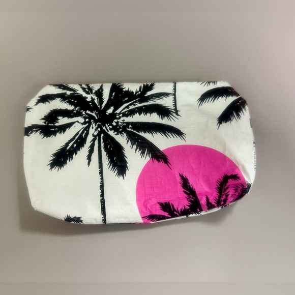 NWOT Aloha Collection Mini Pouch - Picture 6 of 7